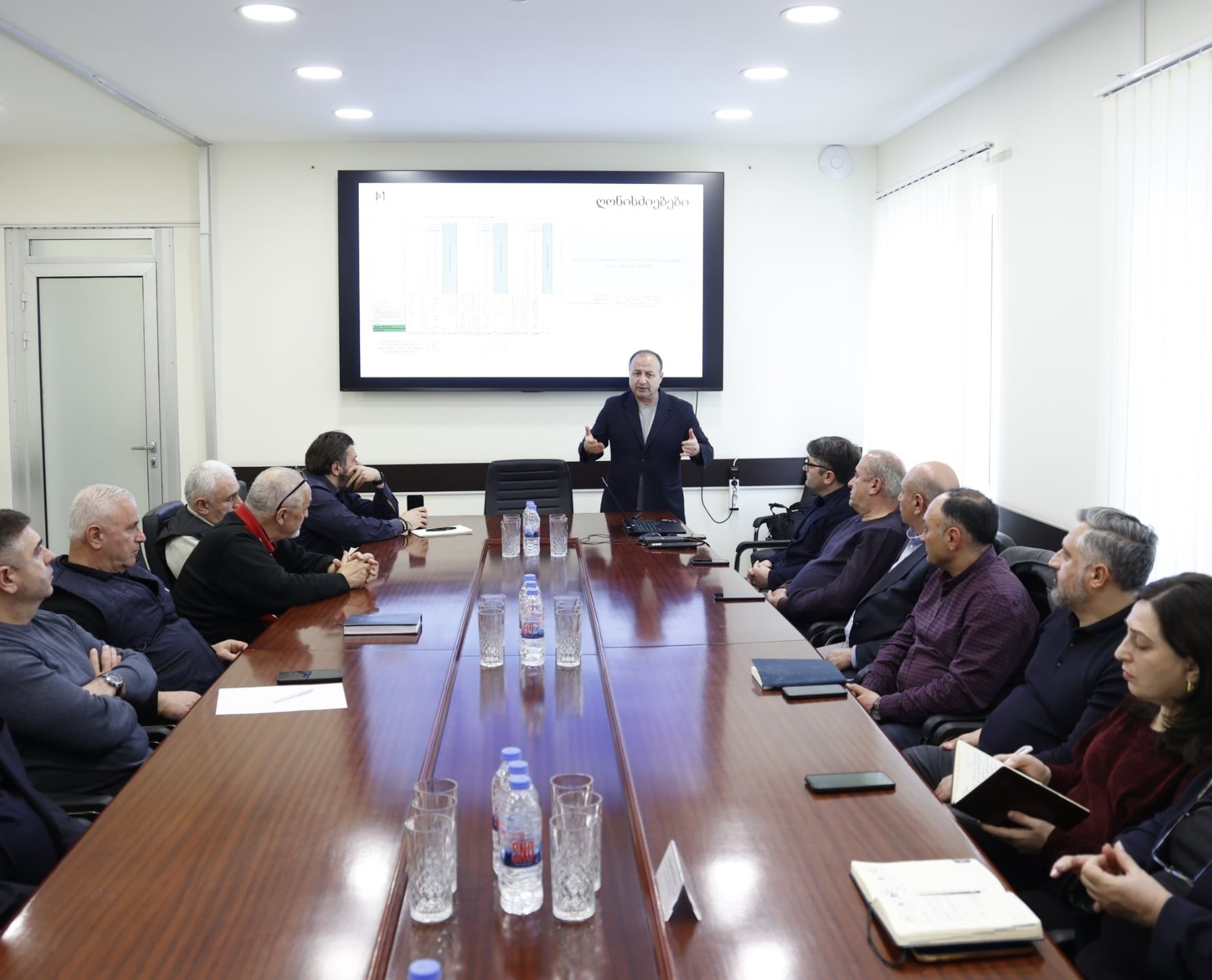 ძაღლების ჰიპერპოპულაციის მართვის რეფორმის შესახებ მცხეთა-მთიანეთში შეხვედრა გაიმართა